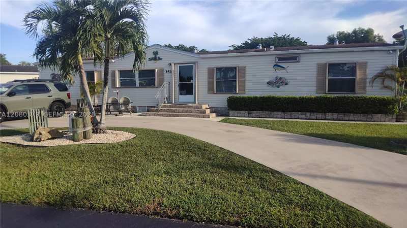 3 bedroom MobileHome at 35303 SW 180th Ave 351-352, Gateway West Condo, Homestead — photo 1