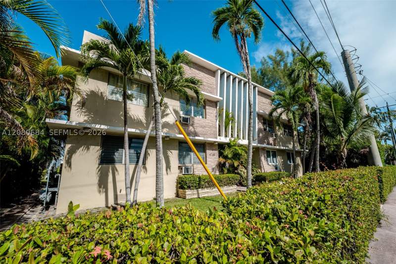 1 bedroom Condominium at 4730 Pine Tree Dr 17, Lake View Sub Amd, Miami Beach — photo 3
