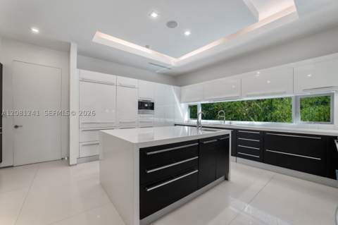 9407 E Broadview Dr, Bay Harbor Islands FL - photo 11 of 28