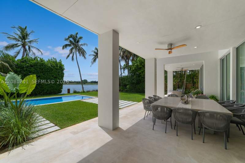 6 bedroom SingleFamilyResidence at 9407 E Broadview Dr, Bay Harbor Island, Bay Harbor Islands — photo 5