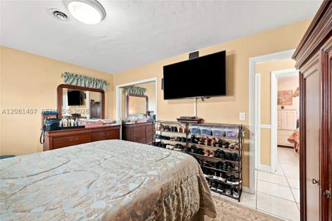 4470 NW 171st Ter, Miami Gardens FL - photo 15 of 37