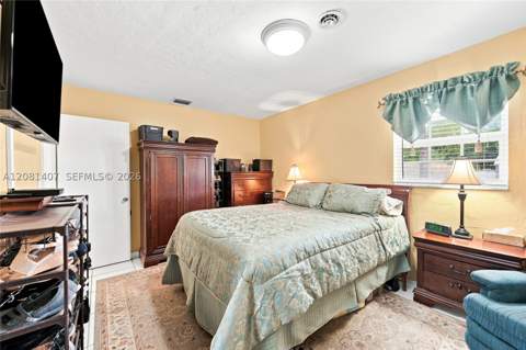 4470 NW 171st Ter, Miami Gardens FL - photo 16 of 37