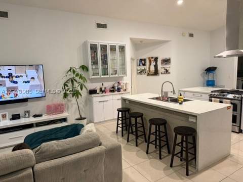 9771 NW 32nd St, Doral FL - photo 9 of 64