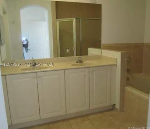11520 NW 79th Ln, Doral FL - photo 10 of 15