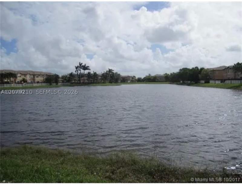 3 bedroom Townhouse at 11520 NW 79th Ln, Doral Isles North Sec Two, Doral — photo 2