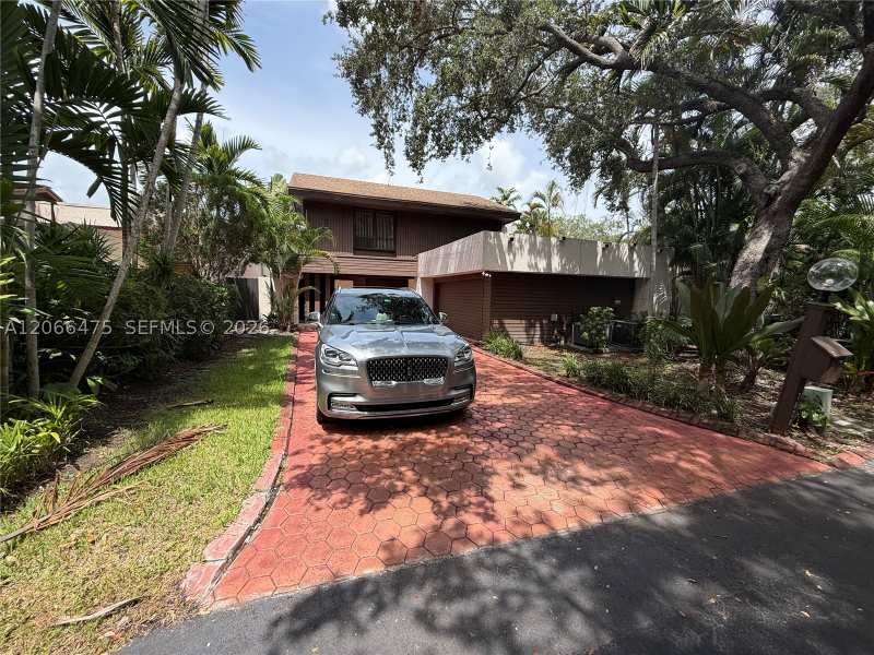 3 bedroom SingleFamilyResidence at 7828 SW 118th Ct, Hidden Oaks, Miami — photo 1
