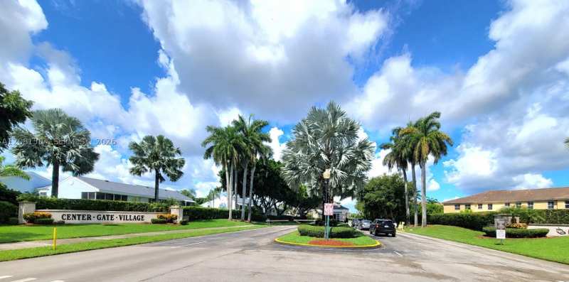 3 bedroom Townhouse at 2227 SE 25th Ave 2227, Towngate Condo Three, Homestead — photo 1