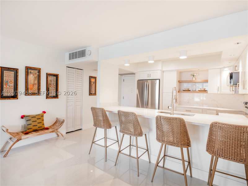 1 bedroom Condominium at 5701 Collins Ave 307, Arlen Beach Condo, Miami Beach — photo 1