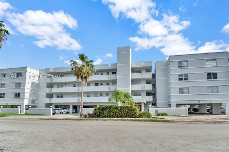 1 bedroom Condominium at 3527 NE 168th St 203, Sunshores Condo, North Miami Beach — photo 1