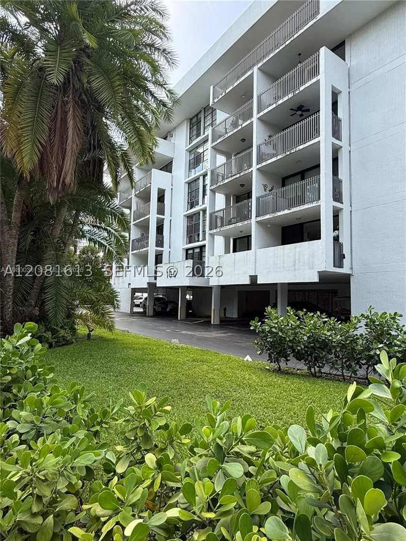 1 bedroom Condominium at 100 Ocean Lane Dr 303, Key Biscayne One Hundred, Key Biscayne — photo 1