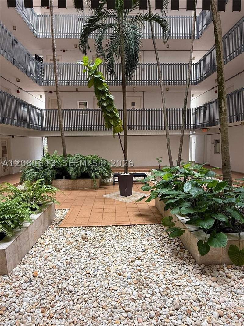 1 bedroom Condominium at 100 Ocean Lane Dr 303, Key Biscayne One Hundred, Key Biscayne — photo 3