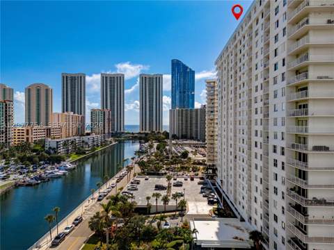 500 Bayview Dr 825, Sunny Isles Beach FL - photo 10 of 32