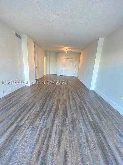 500 Bayview Dr 825, Sunny Isles Beach FL - photo 11 of 32