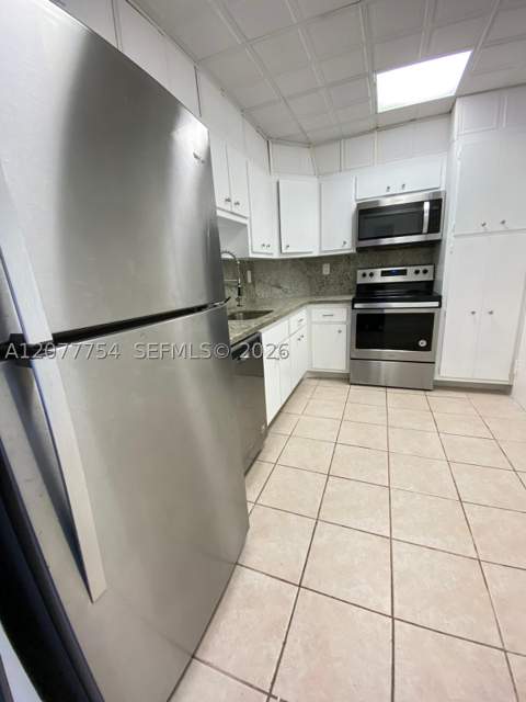 500 Bayview Dr 825, Sunny Isles Beach FL - photo 14 of 32