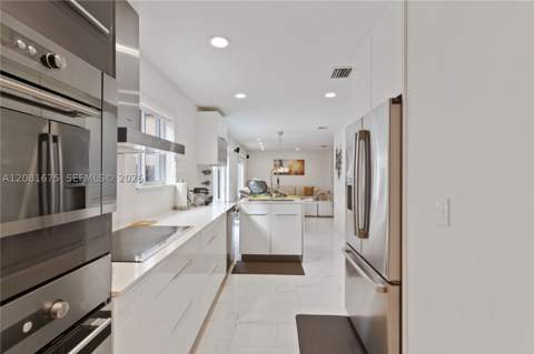 10842 NW 53rd Ln, Doral FL - photo 10 of 19