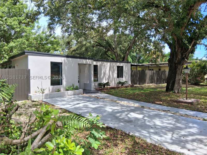 4 bedroom SingleFamilyResidence at 1535 NE 139 St, Dixie Gardens, North Miami — photo 1