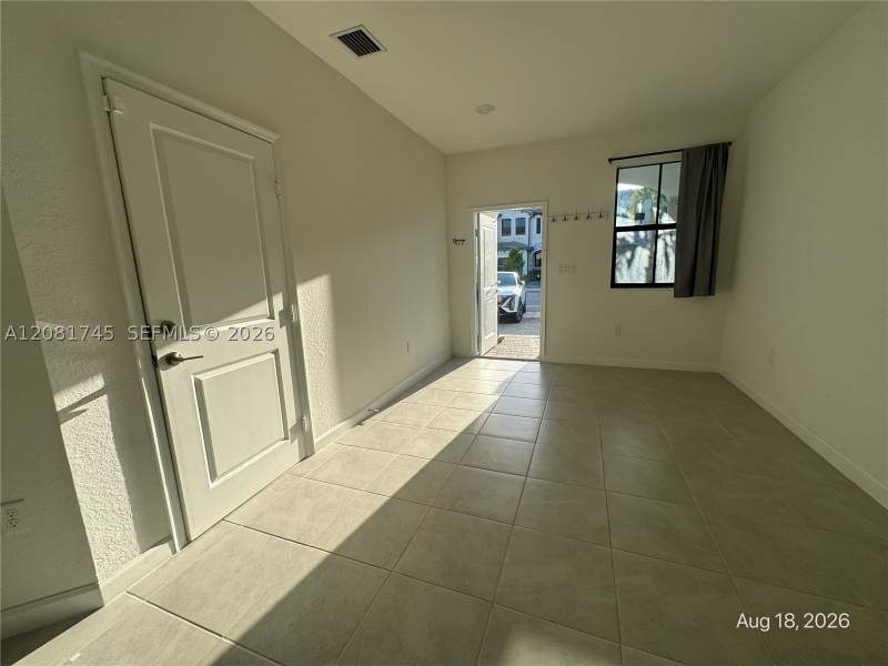 3 bedroom Townhouse at 28567 SW 134th Ave, Pine Isle, Homestead — photo 3