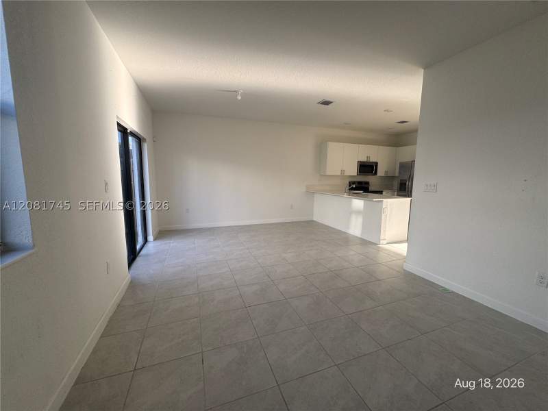 3 bedroom Townhouse at 28567 SW 134th Ave, Pine Isle, Homestead — photo 5
