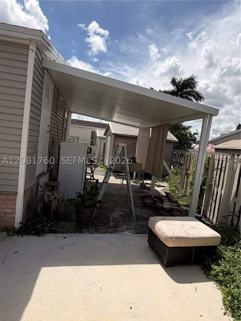 3 bedroom MobileHome at 220 NE 12th Ave, Cocowalk Estates, Homestead — photo 2