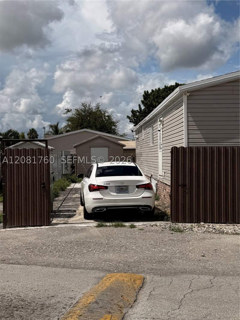 3 bedroom MobileHome at 220 NE 12th Ave, Cocowalk Estates, Homestead — photo 5