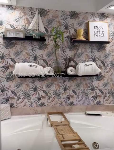 5555 Collins Ave 10G, Miami Beach FL - photo 10 of 22