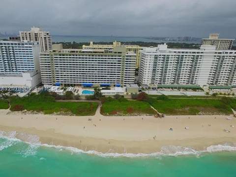 5555 Collins Ave 10G, Miami Beach FL - photo 13 of 22