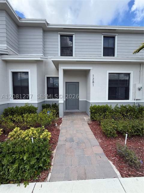 1281 NE 3rd Ave, Florida City FL - photo 8 of 9