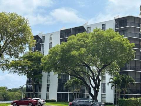 3475 N Country Club Dr 615, Aventura FL - photo 15 of 25