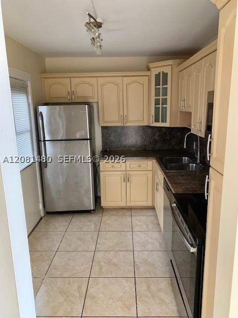 2 bedroom Condominium at 3475 N Country Club Dr 615, Ensenada Condo Bldg E-Ii, Aventura — photo 5