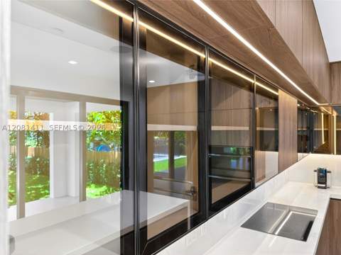 6853 S Waterway Dr, Miami FL - photo 13 of 42