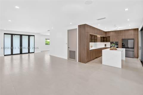 6853 S Waterway Dr, Miami FL - photo 15 of 42