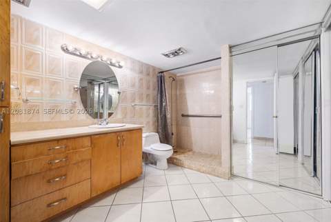 100 Bayview Dr 1428, Sunny Isles Beach FL - photo 12 of 17