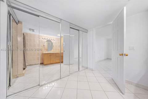 100 Bayview Dr 1428, Sunny Isles Beach FL - photo 13 of 17