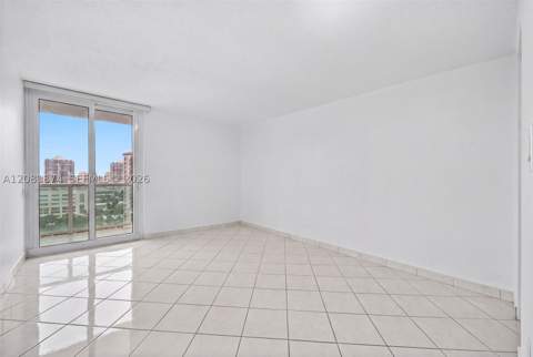 100 Bayview Dr 1428, Sunny Isles Beach FL - photo 14 of 17