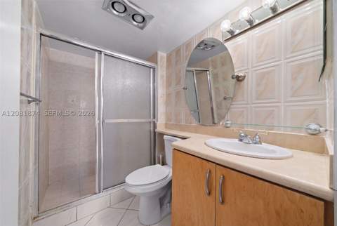 100 Bayview Dr 1428, Sunny Isles Beach FL - photo 15 of 17
