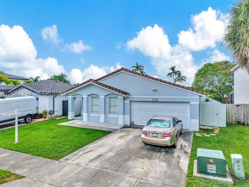 4 bedroom SingleFamilyResidence at 17384 SW 138th Ct, Weitzer Serena Lakes Esta, Miami — photo 2