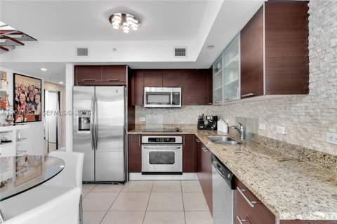 41 SE 5th St 1117, Miami FL - photo 15 of 35