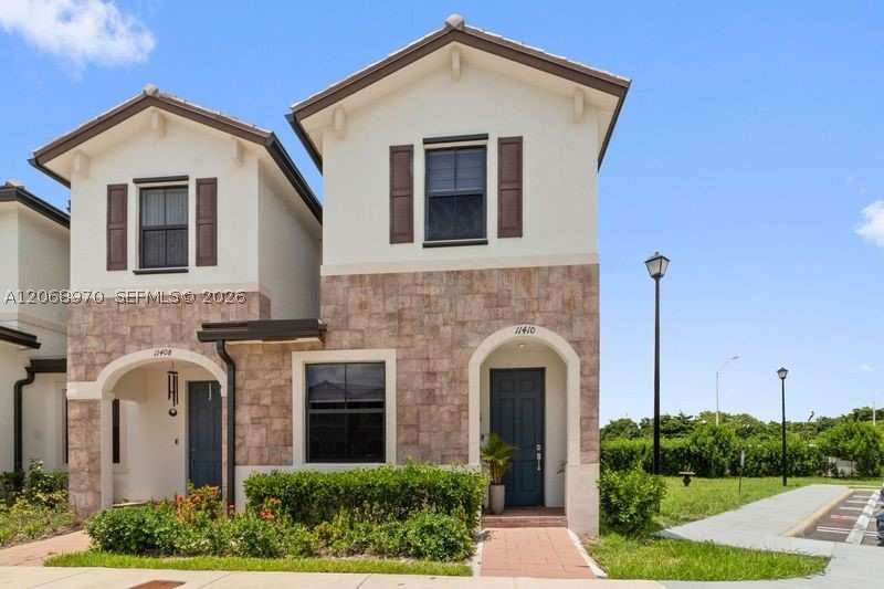3 bedroom Villa at 11410 W 34th Way, Aquabella North, Hialeah — photo 1