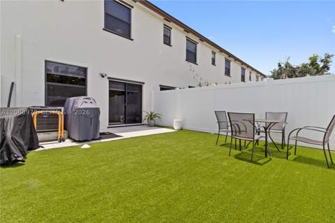 11410 W 34th Way, Hialeah FL - photo 18 of 27