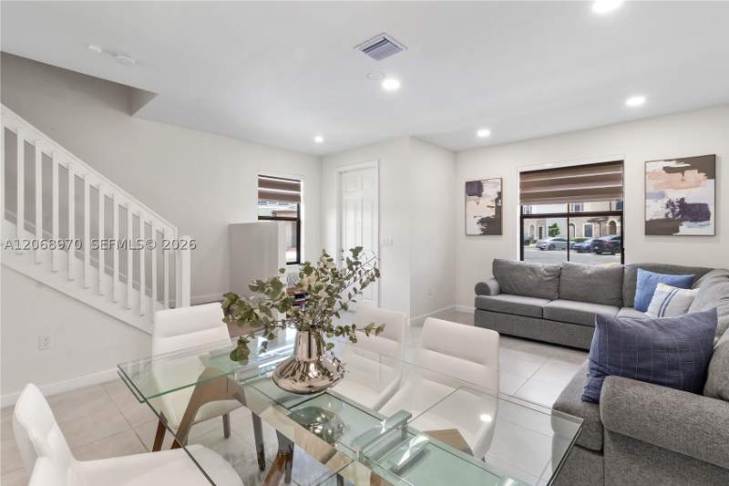3 bedroom Villa at 11410 W 34th Way, Aquabella North, Hialeah — photo 5