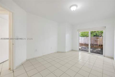 8421 SW 209th St 8421, Cutler Bay FL - photo 6 of 18