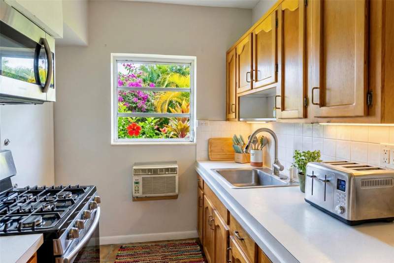 2 bedroom Condominium at 9271 W Bay Harbor Drive 11, Harbour Point Condo, Bay Harbor Islands — photo 3
