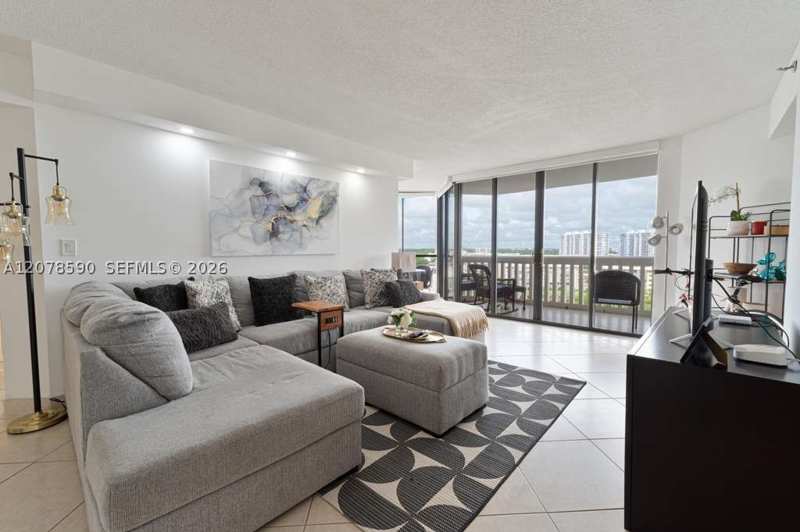 2 bedroom Condominium at 1000 W Island Blvd 1010, 1000 Isl Blvd Williams Is, Aventura — photo 1