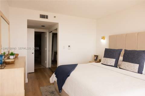 1000 W Island Blvd 1010, Aventura FL - photo 18 of 73