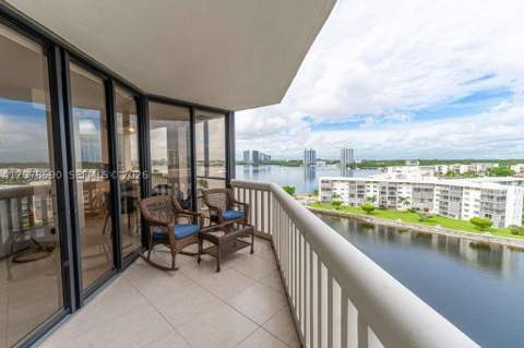 1000 W Island Blvd 1010, Aventura FL - photo 6 of 73