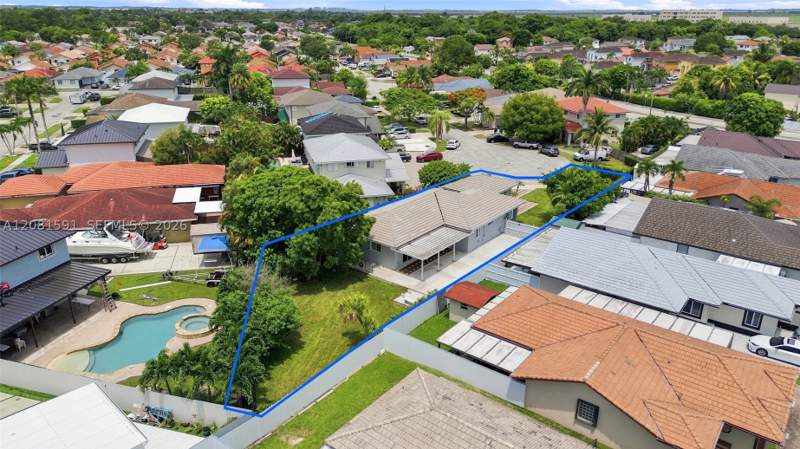 3 bedroom SingleFamilyResidence at 14720 SW 141st Ter, Adventure Homes, Miami — photo 5