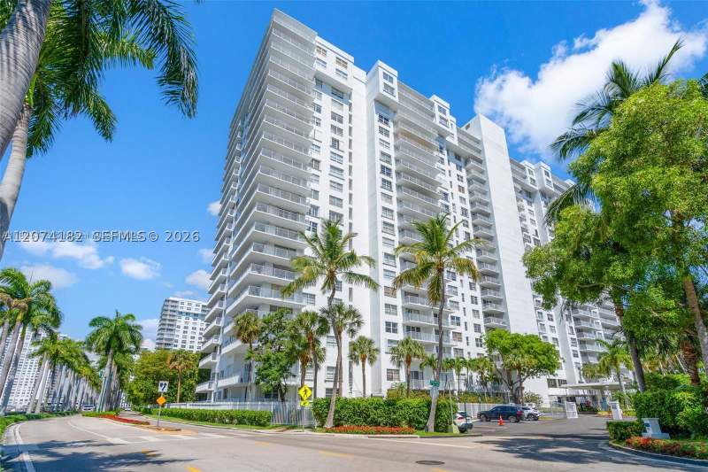 2 bedroom Condominium at 2801 NE 183rd St 1616W, Admirals Port Condo West, Aventura — photo 3