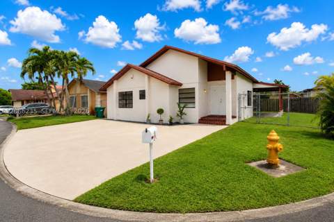 764 SW 99th Ct Cir, Miami FL - photo 7 of 32