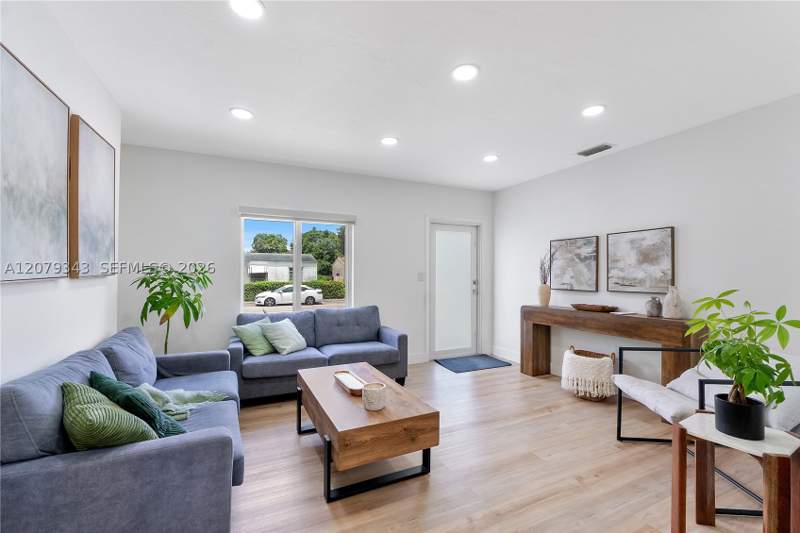 3 bedroom SingleFamilyResidence at 944 NW 47th St, Bay Vista Park Amd Pl, Miami — photo 2