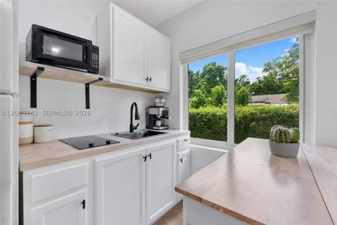 944 NW 47th St, Miami FL - photo 20 of 24